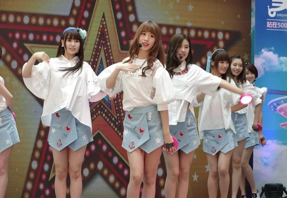 探索新星魅力小店，揭秘最新韩国女团隐藏魅力