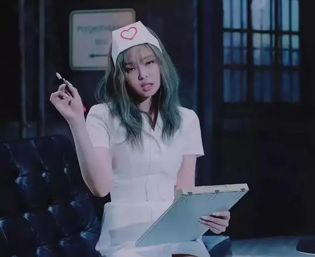 最新护士服，时尚、功能与尊重的完美结合