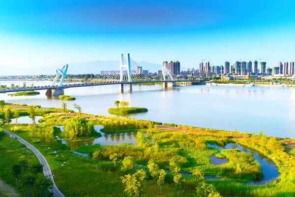 银湖网引领科技重塑未来，最新信息一览