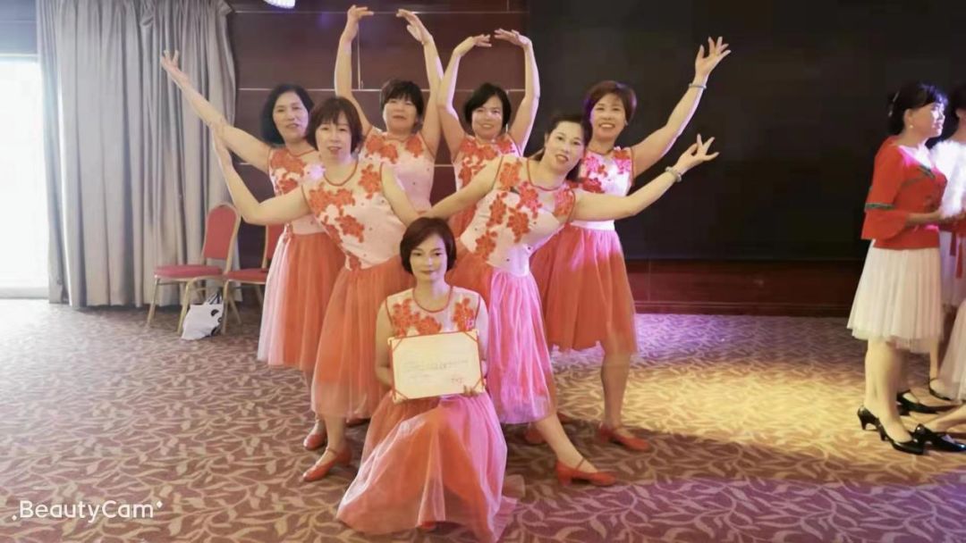 叶子最新广场舞2024，舞动时代的旋律风采展现