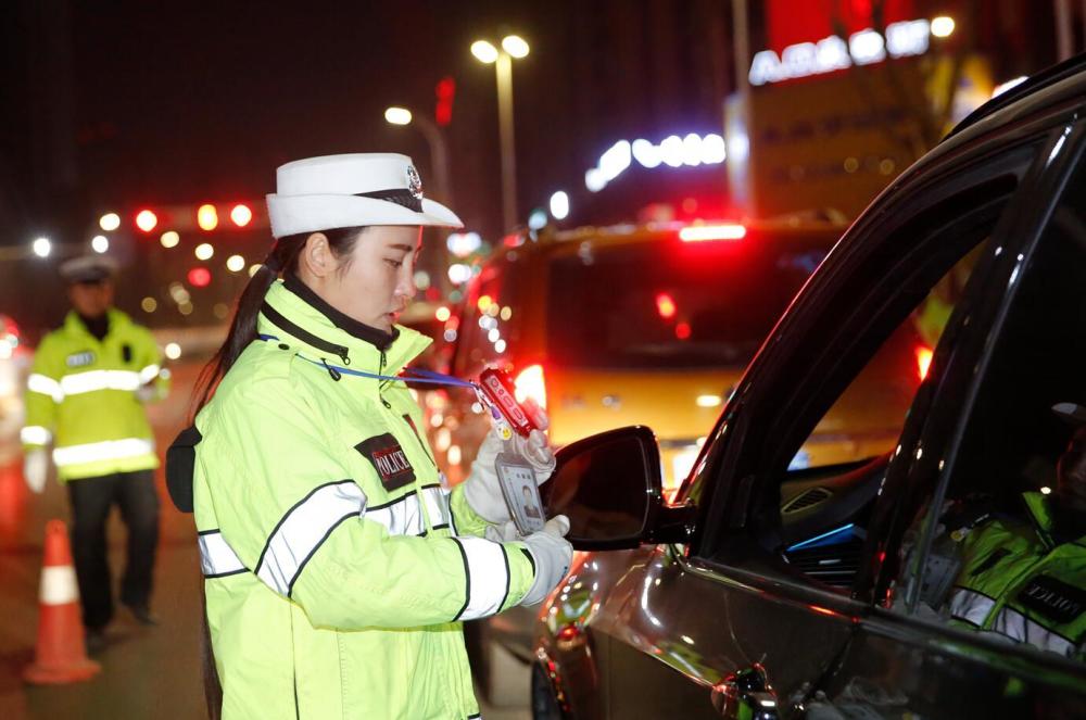 交警最新装备，自信与成就感的源泉