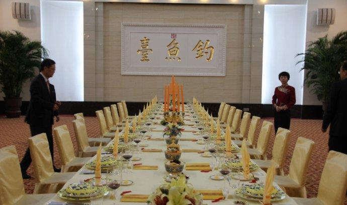 西湖音乐喷泉时间,友情与陪伴的温馨故事开启之际