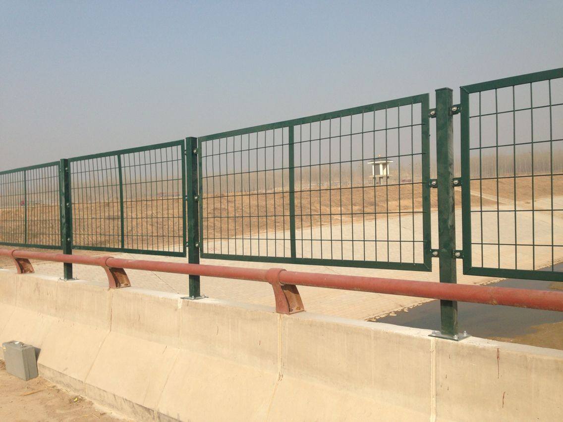 660678王中王网站护栏,高度协调实施_ITP58.885声学版