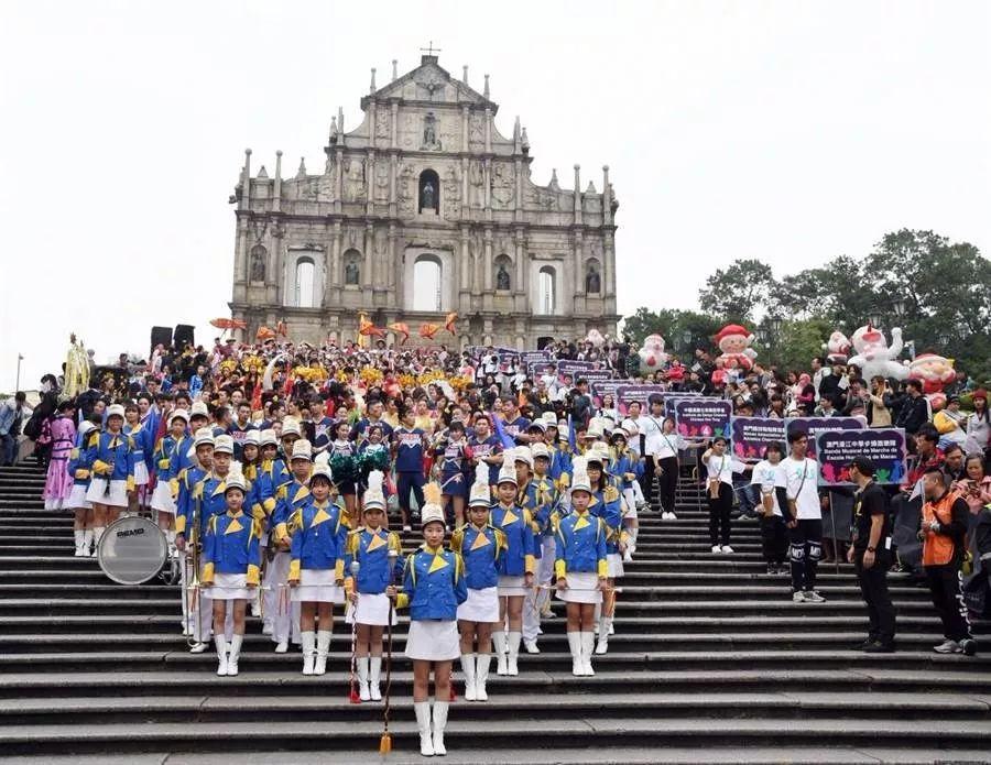 澳门正版蓝月亮精选大全,專家解析意見_MVZ83.531灵活版