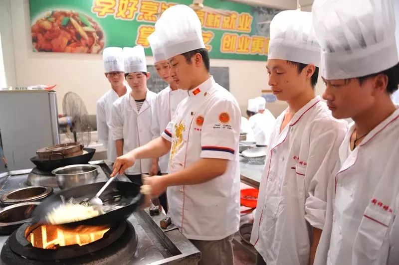 宜春湘菜厨师招聘现状，行业前景与个人观点分析