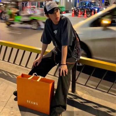 最新男生头像潮流，小巷深处的独特风尚风采