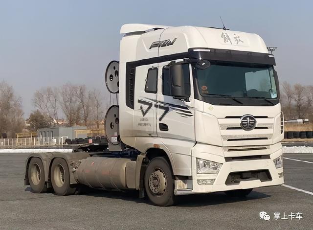 天然气牵引车最新动态，旅程中的温馨力量