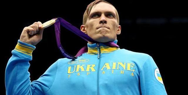 世界重量级拳王争霸赛2024最新，小巷传奇与隐藏瑰宝的热血对决