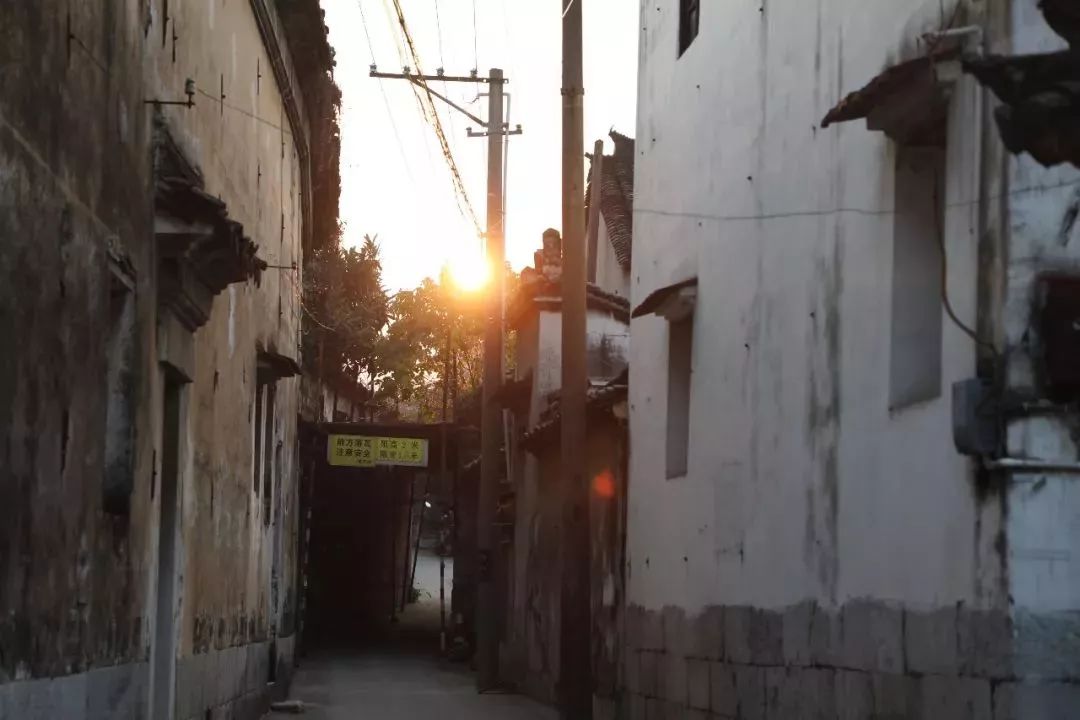 巷弄深处的开店宝，探索小巷特色小店的惊喜发现