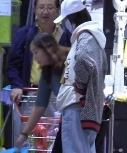 情侣合照文案精选，珍藏甜蜜回忆，共度美好时光 💑💖