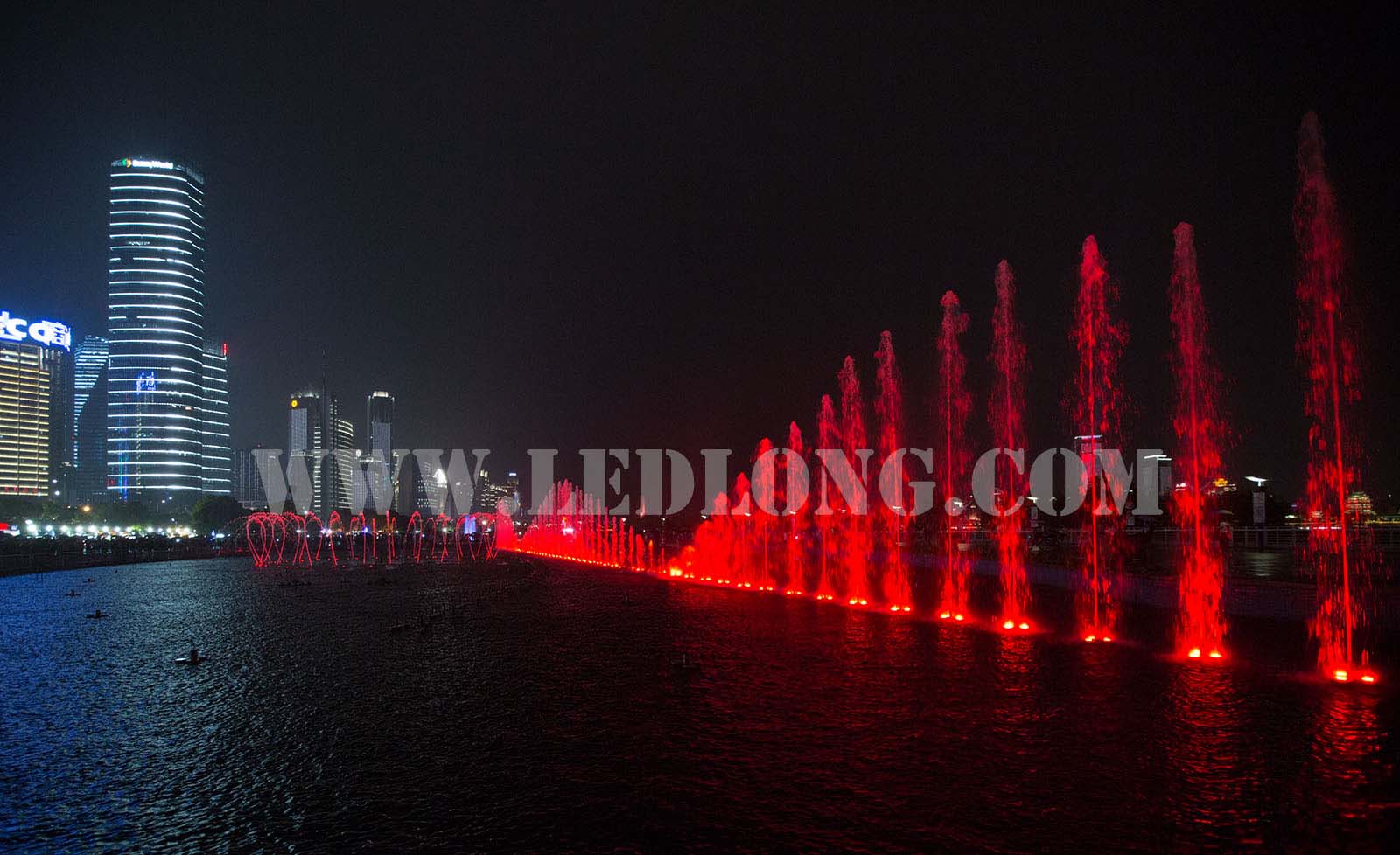 南昌秋水广场最新高科技产品展示与介绍