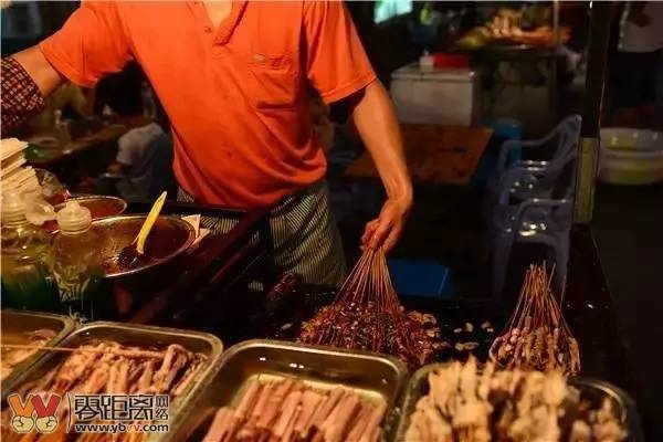 拆迁户最新揭秘，小巷深处的独特风情与美食宝藏探索