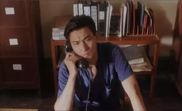 属虎男明星引领的高科技新品，未来生活风潮尽在掌握！