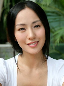 演员李梅，演艺之路的璀璨之星