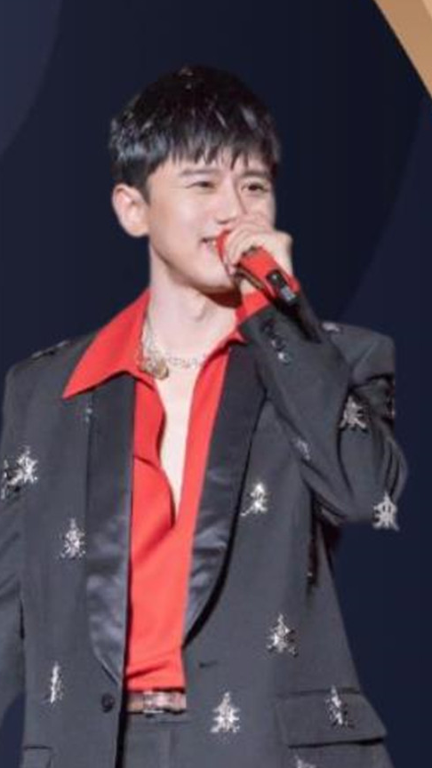 男明星与大自然的共舞,探寻内心宁静的巨擘