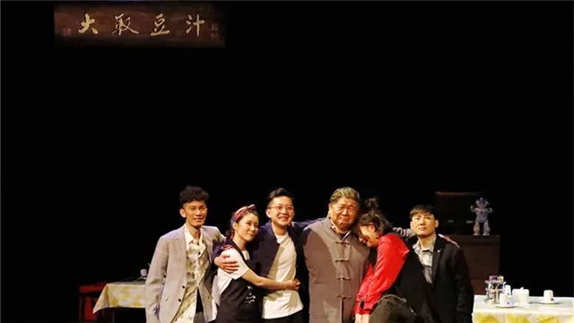 唤醒内心的舞台之光，演员如何把握情感调性？