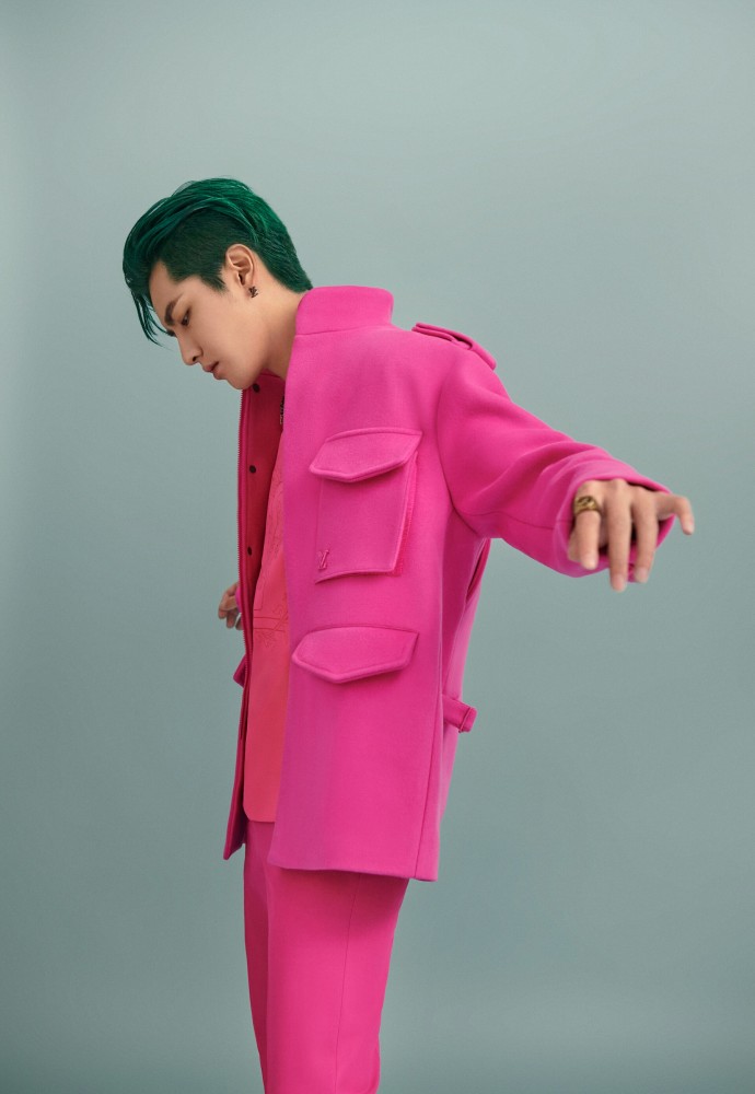 吴亦凡最新时尚大片，展现变化的力量与自信魅力