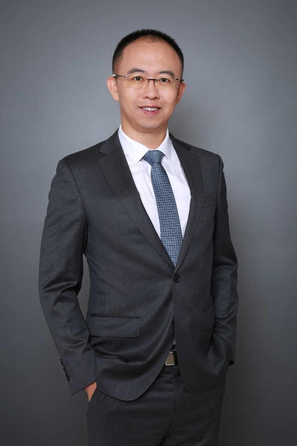 明星用华为，展现变化的力量与自信的成就