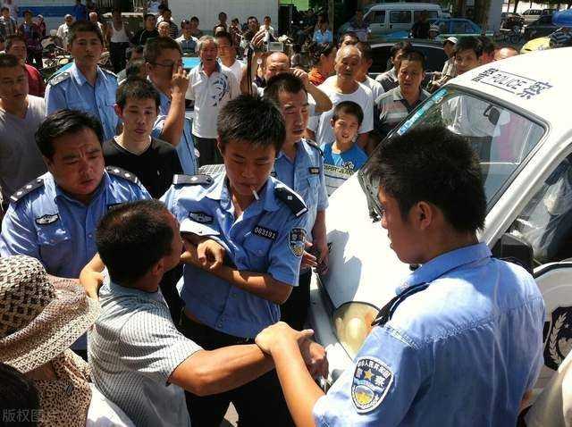 袭警最新法规及其背后的温馨故事概述