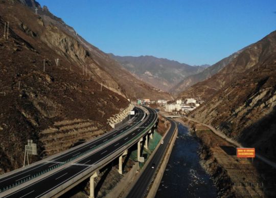 简蒲高速最新动态，驶向自然美景的旅程，探寻内心平静的奥秘